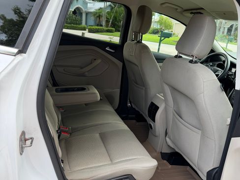 Used 2018 Ford Escape SE FWD image 14