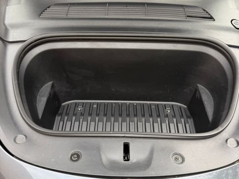 Used 2022 Tesla Model Y Performance image 10