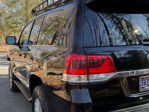 Used 2021 Toyota Land Cruiser Sport Utility 4D image 16