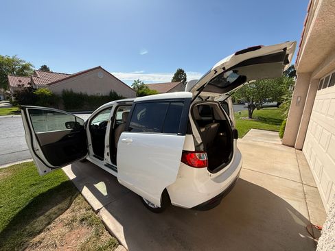 Used 2014 MAZDA MAZDA5 Touring FWD image 10