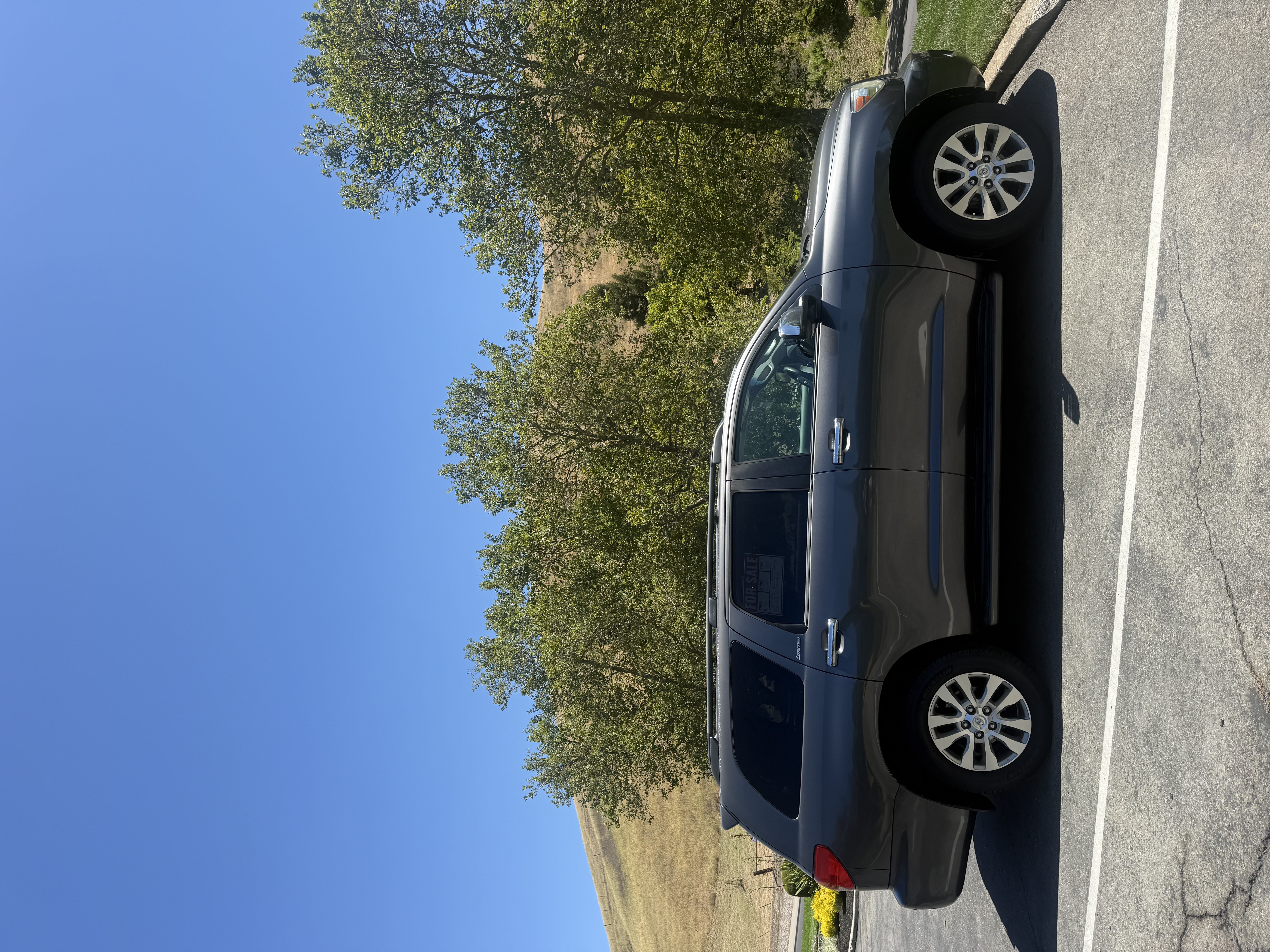 Used 2011 Toyota Sequoia Limited AWD/4WD image 4