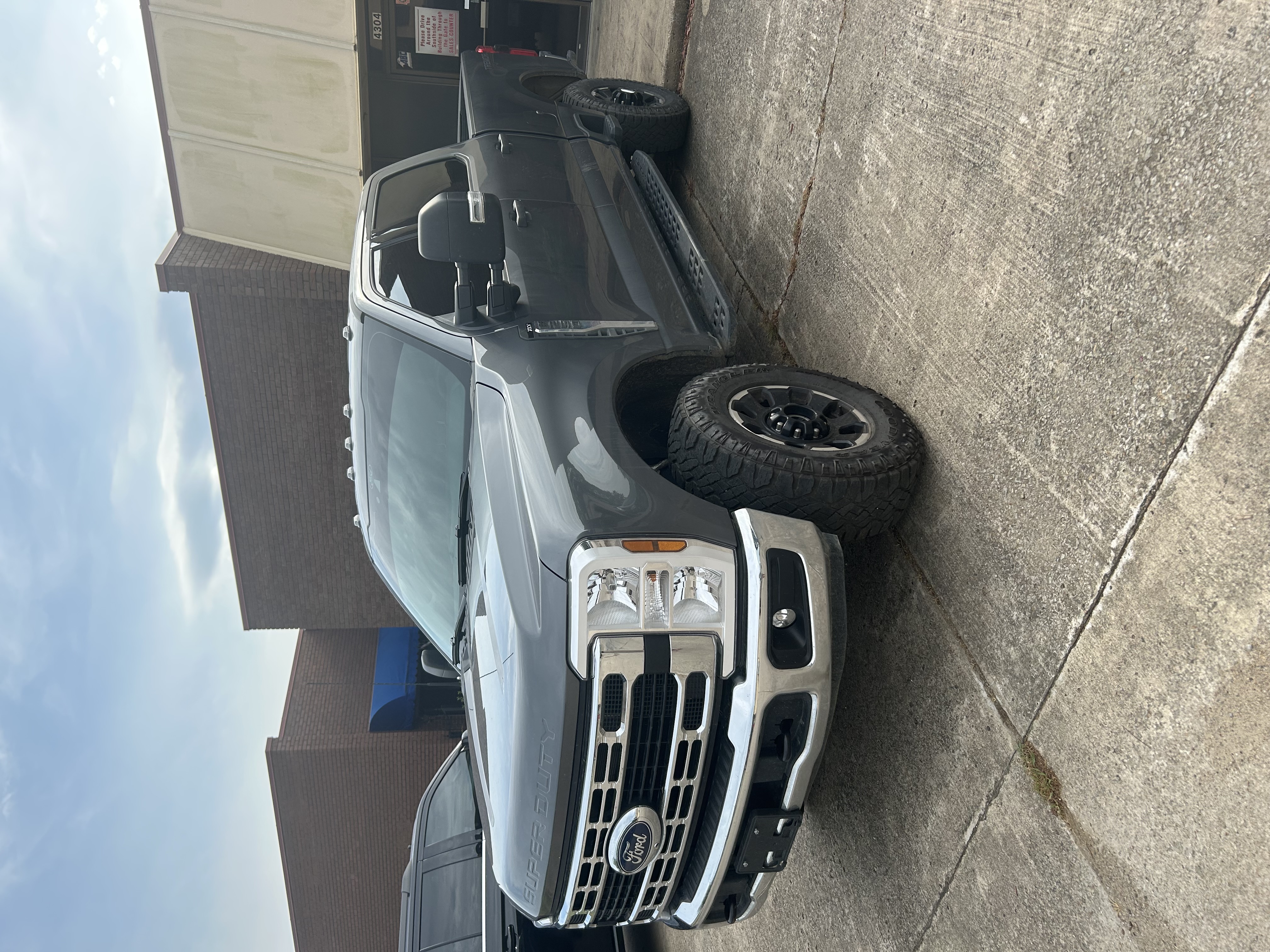 Used 2025 Ford F250 XLT w/ Tremor Off-Road Package AWD/4WD image 2