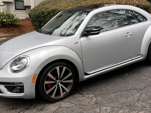 Used 2014 Volkswagen Beetle R-Line image 5