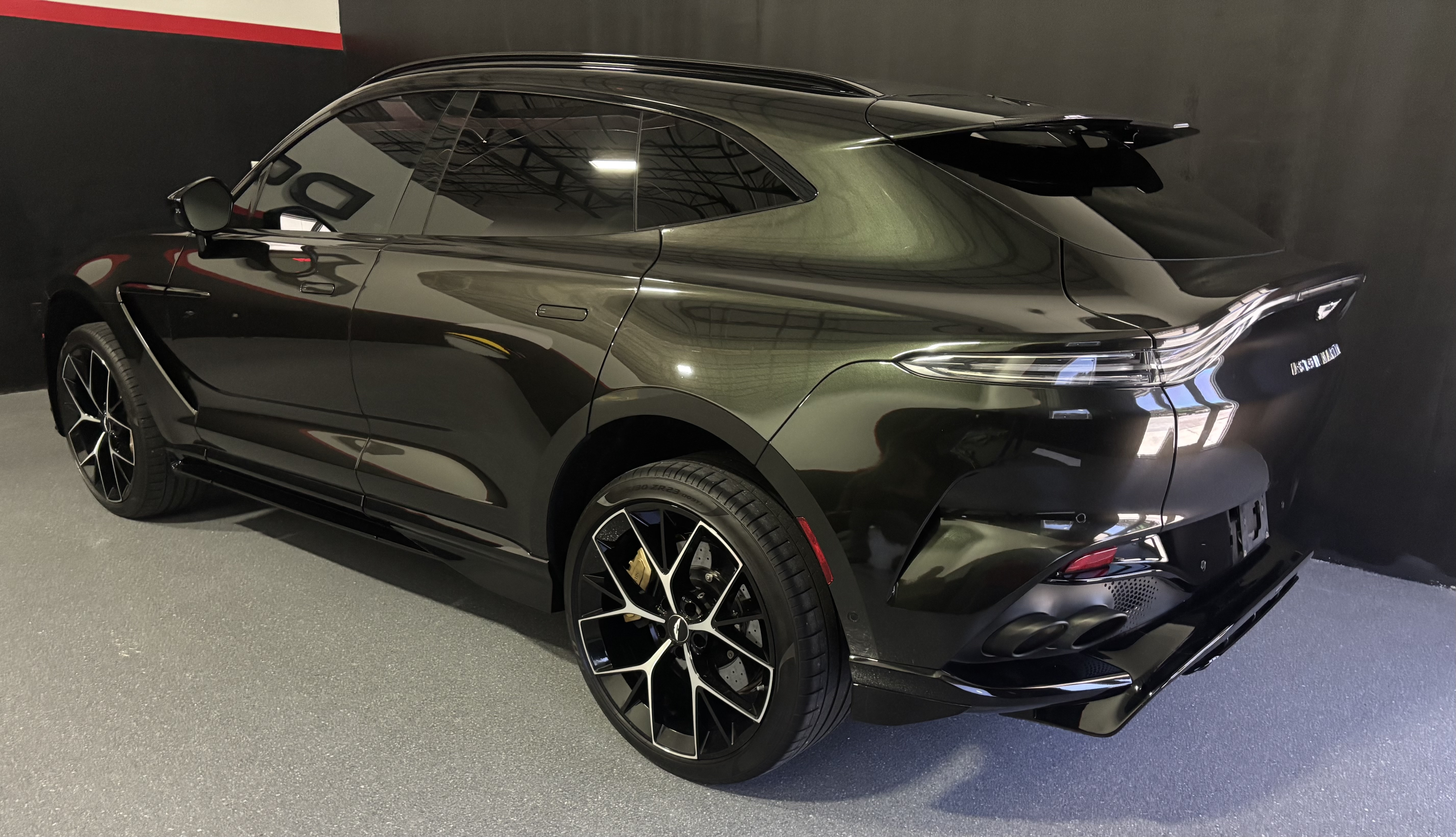 Used 2024 Aston Martin DBX 707 AWD/4WD image 5