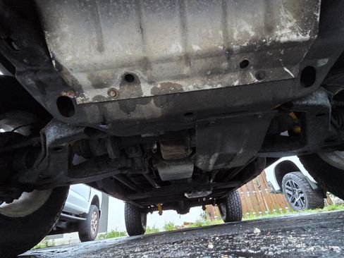 Used 1995 GMC Yukon Sport Utility 2D image 10