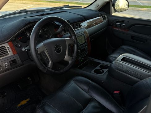 Used 2012 Chevrolet Suburban LT image 10