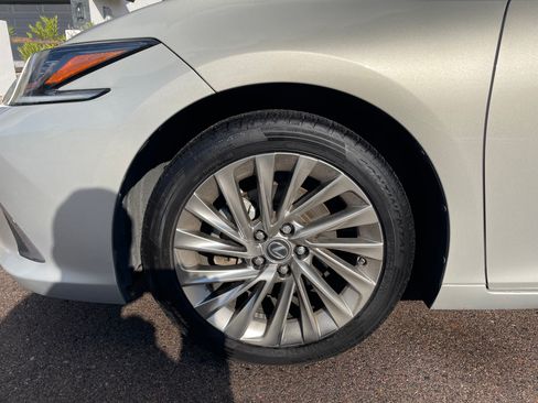 Used 2019 Lexus ES 350 Ultra Luxury image 20