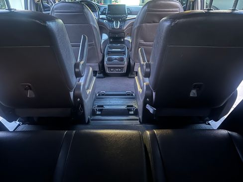 Used 2018 Honda Odyssey EX-L image 18
