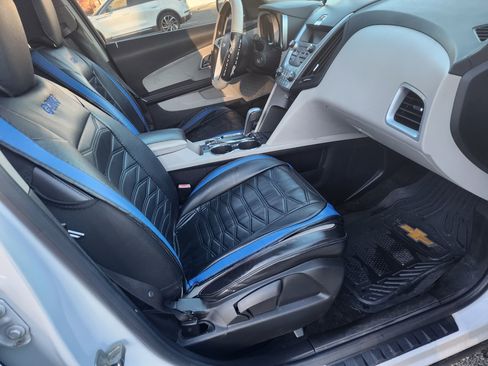 Used 2010 Chevrolet Equinox LT w/ Chrome Appearance Package image 10