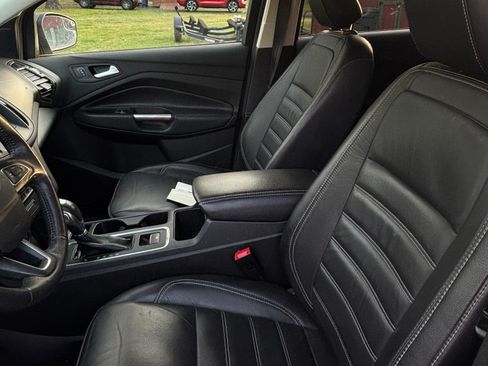 Used 2018 Ford Escape SEL image 2