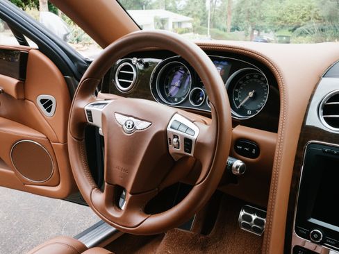 Used 2014 Bentley Flying Spur W12 image 29