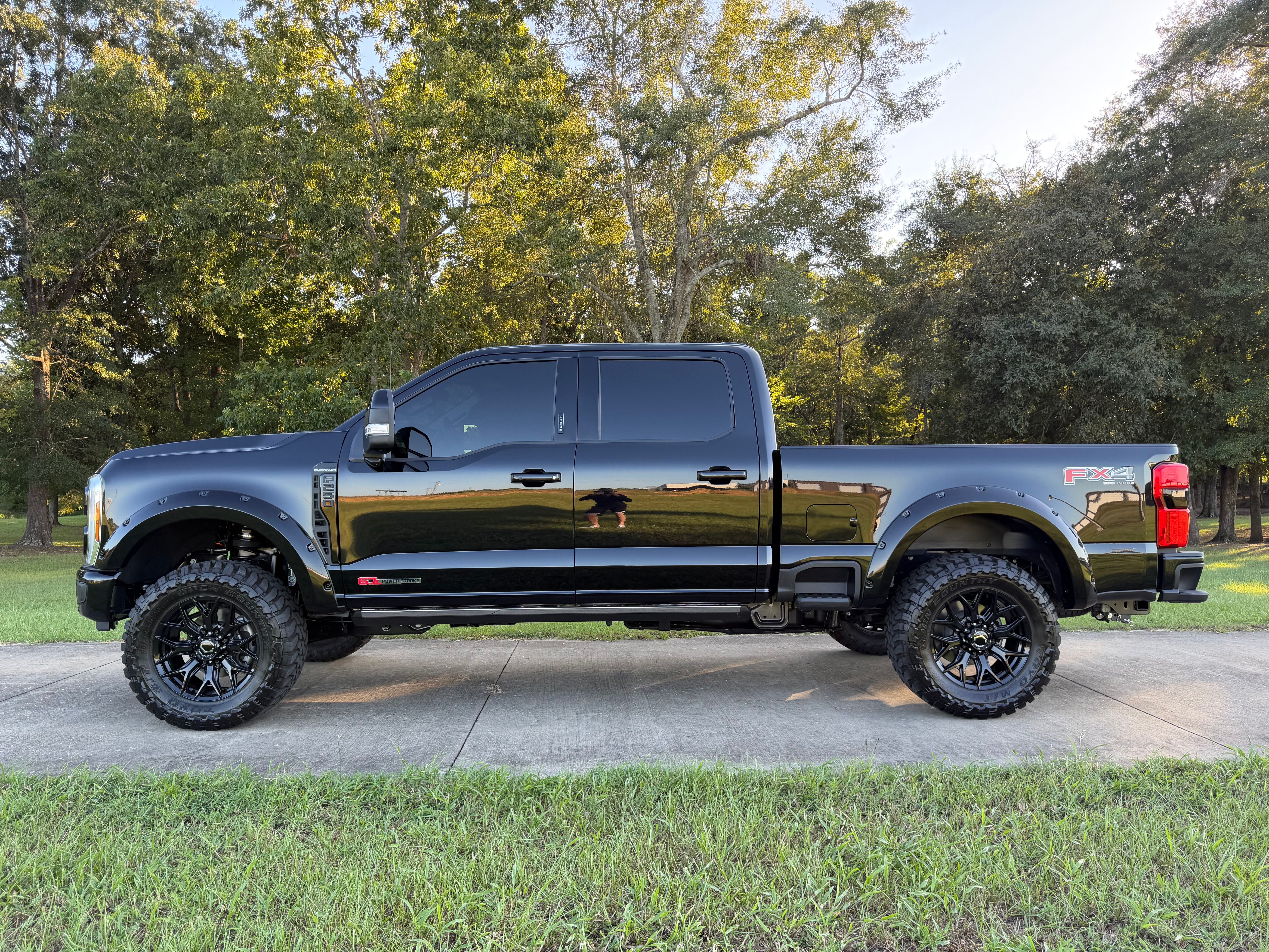 Used 2026 Ford F250 Platinum AWD/4WD image 1