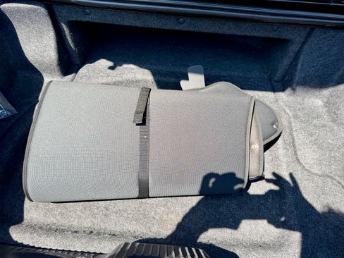 Used 2005 Ford Thunderbird RWD image 8