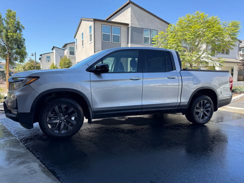 Used 2021 Honda Ridgeline Sport image 1