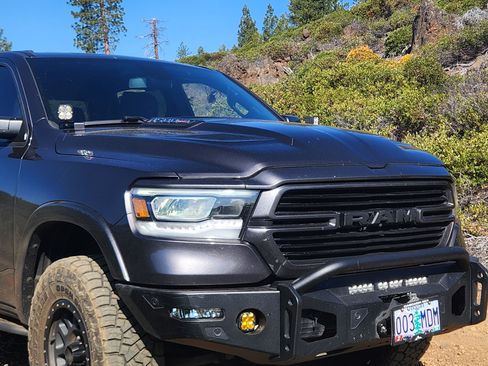 Used 2020 RAM 1500 Laramie w/ Sport Appearance Package image 10