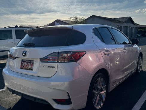 Used 2015 Lexus CT 200h image 8