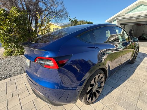 Used 2021 Tesla Model Y Performance image 1