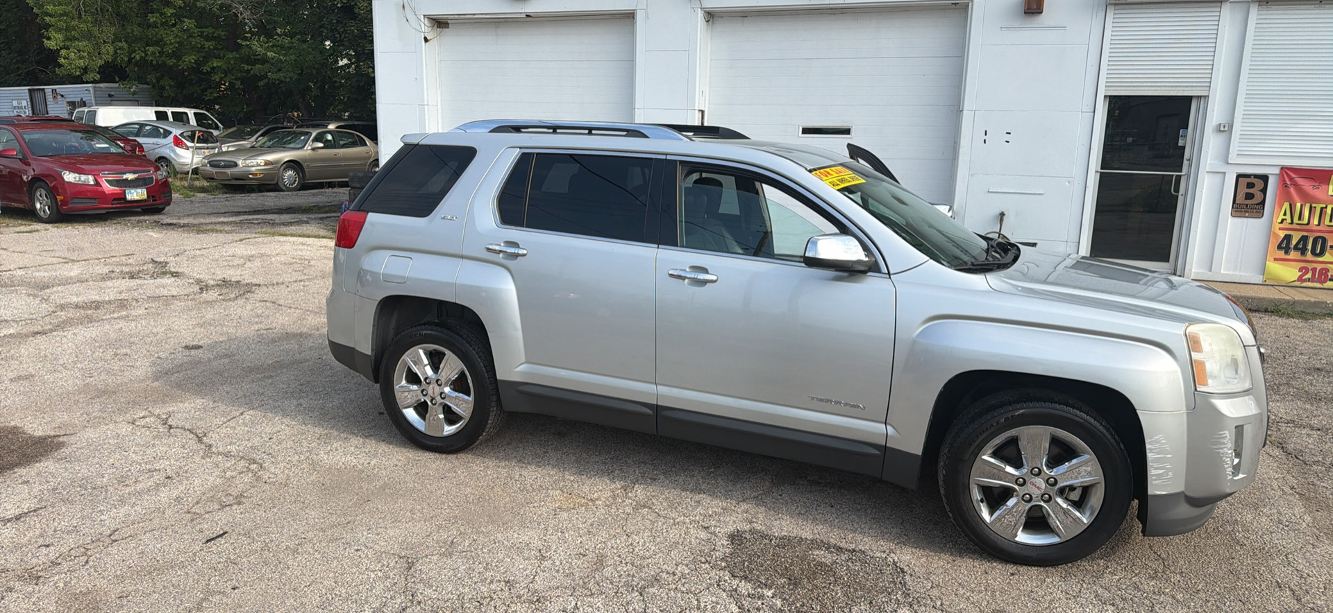 Used 2014 GMC Terrain SLT AWD/4WD image 1