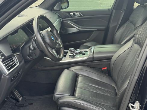 Used 2020 BMW X5 M50i w/ Executive Package image 9