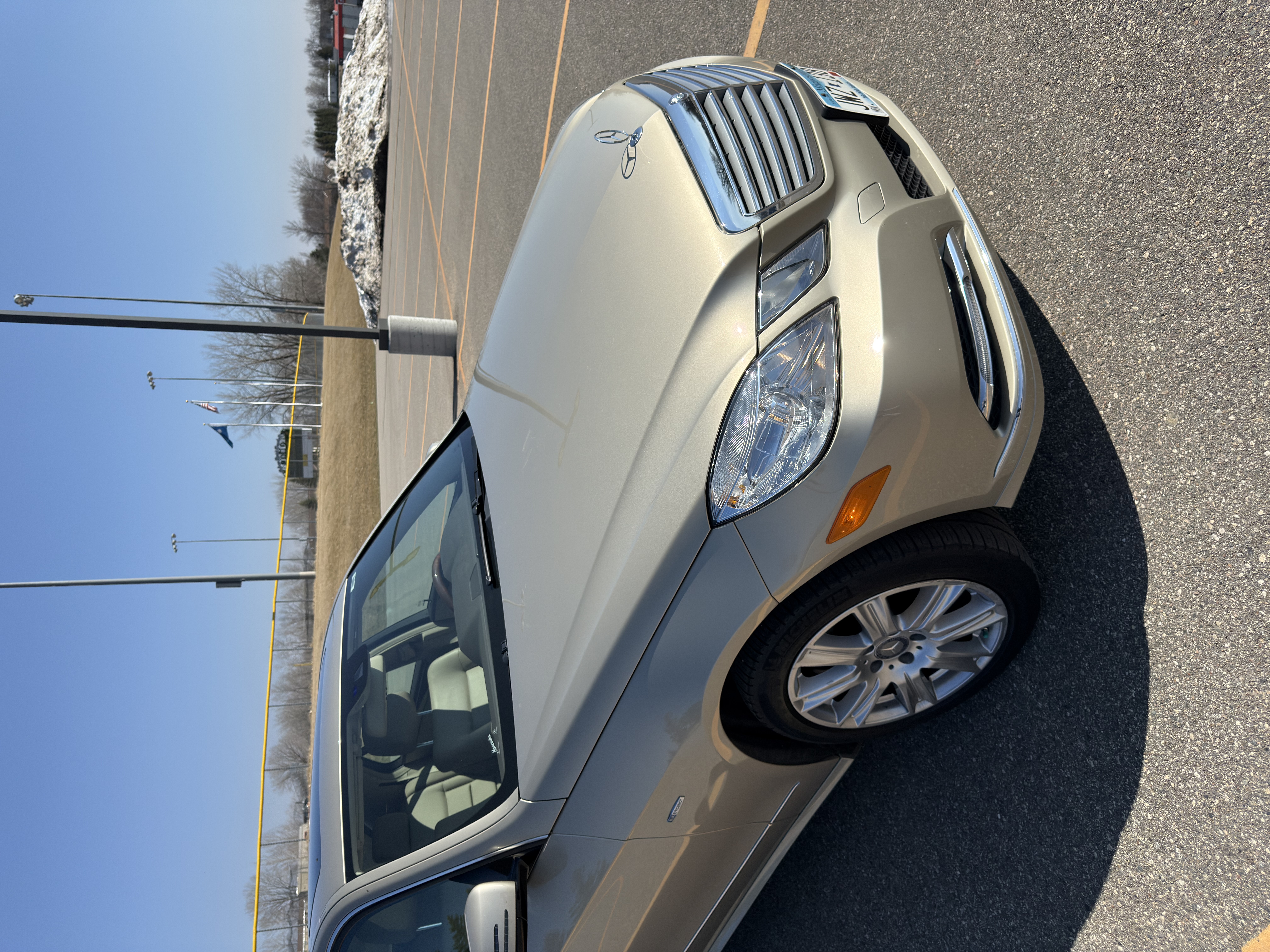 Used 2012 Mercedes-Benz E 350 4MATIC Sedan image 2