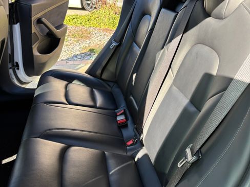 Used 2020 Tesla Model 3 image 9
