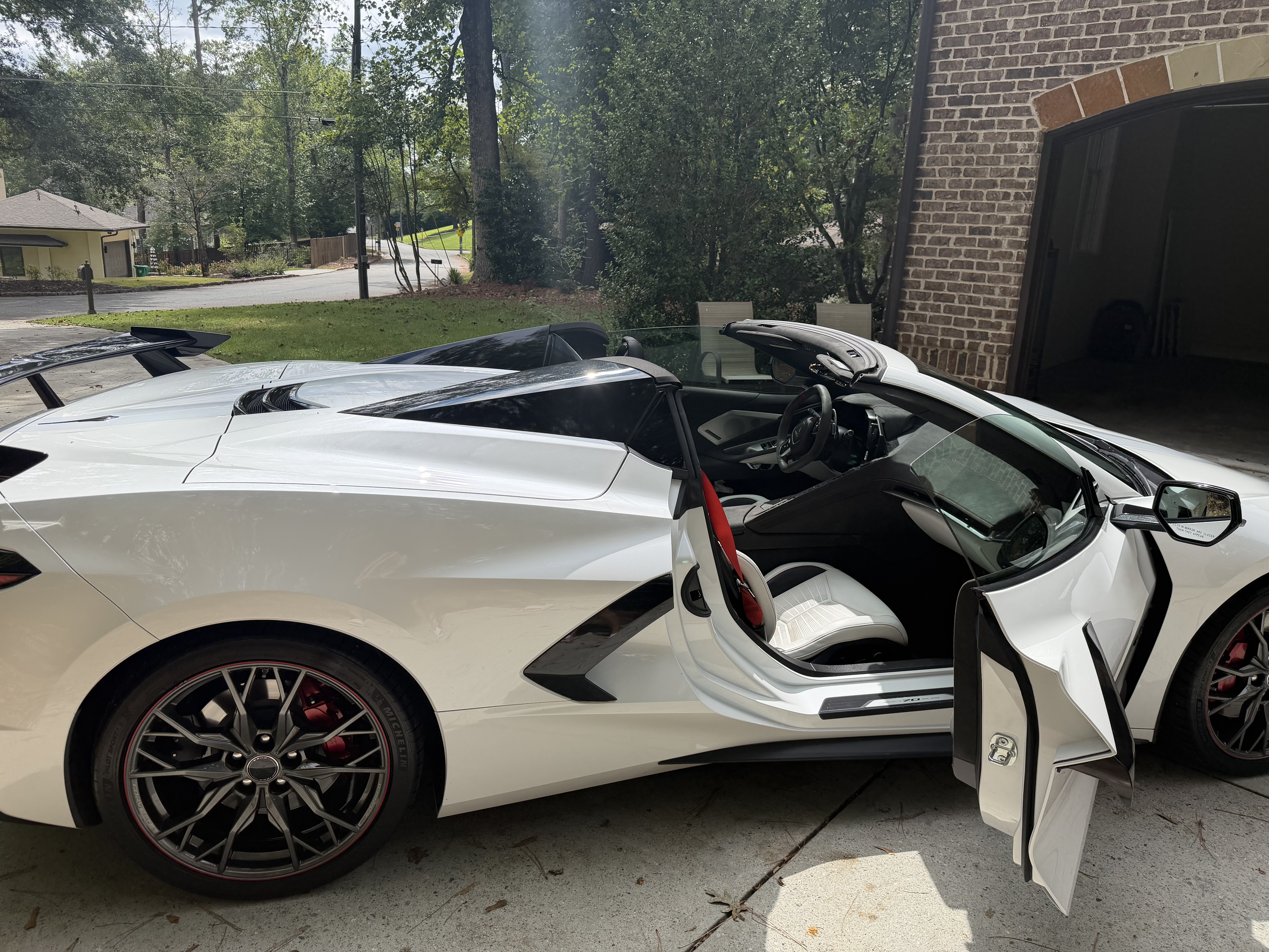 Used 2023 Chevrolet Corvette Stingray Premium Conv w/ Z51 Performance Package RWD image 25