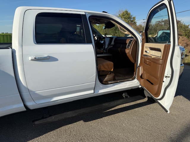 Used 2022 RAM 3500 Laramie AWD/4WD image 18