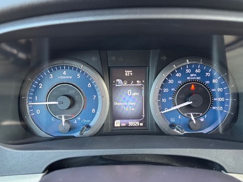 Used 2018 Toyota Sienna XLE w/ XLE Navigation Package image 9