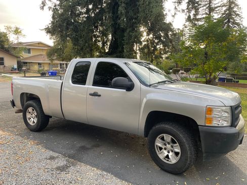 Used 2013 Chevrolet Silverado 1500 W/T image 2