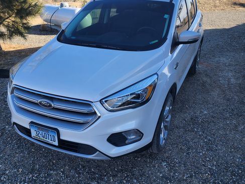 Used 2018 Ford Escape Titanium image 4