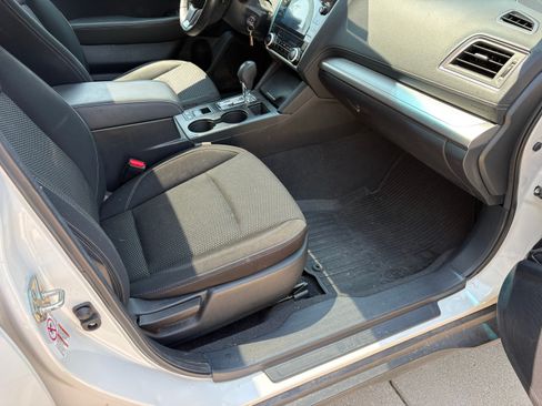 Used 2019 Subaru Outback 2.5i Premium AWD/4WD image 8