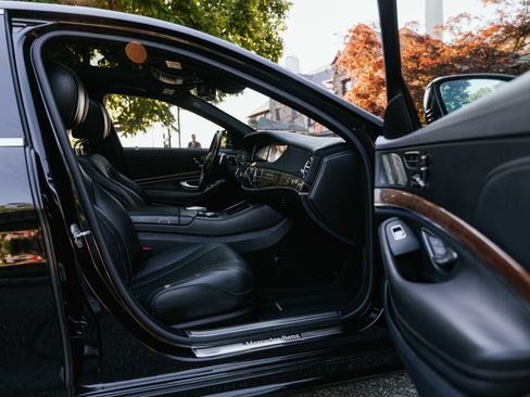 Used 2015 Mercedes-Benz S 550 4MATIC Sedan image 30