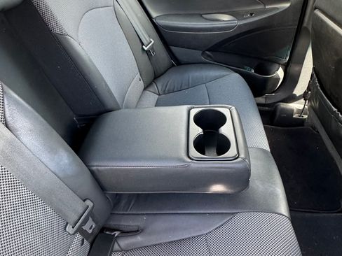 Used 2011 Hyundai Sonata SE image 16