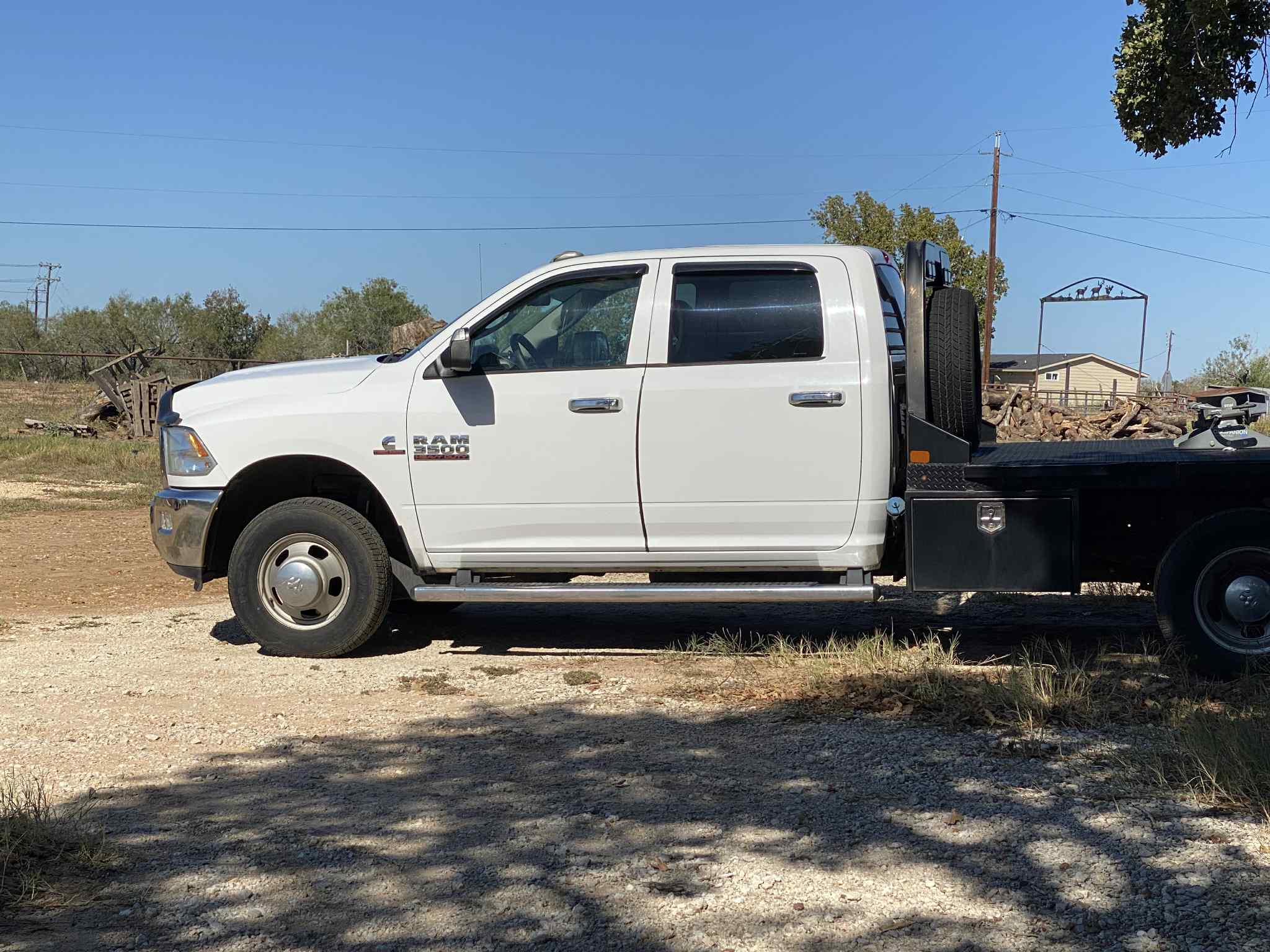 Used 2015 RAM 3500 Tradesman RWD image 2