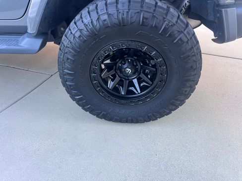 Used 2021 Jeep Wrangler Unlimited Sahara w/ Cold Weather Group image 10