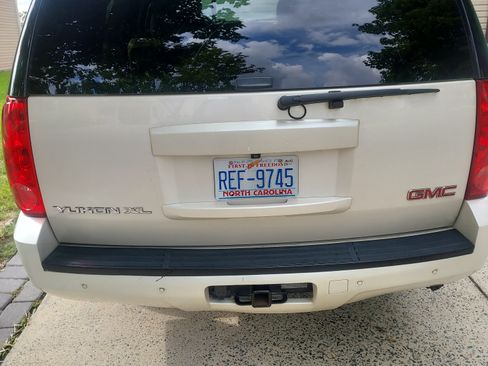 Used 2013 GMC Yukon XL SLT image 10