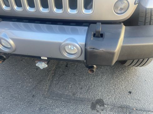 Used 2016 Jeep Wrangler Sahara w/ Connectivity Group image 11