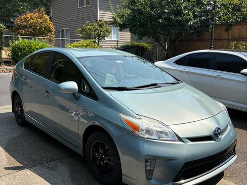 Used 2015 Toyota Prius Two FWD image 13