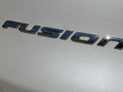 Used 2017 Ford Fusion SE w/ Equipment Group 602A image 25