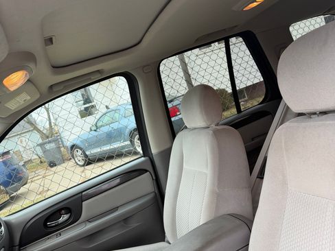 Used 2008 GMC Envoy SLE w/ Sun And Sound Package image 8