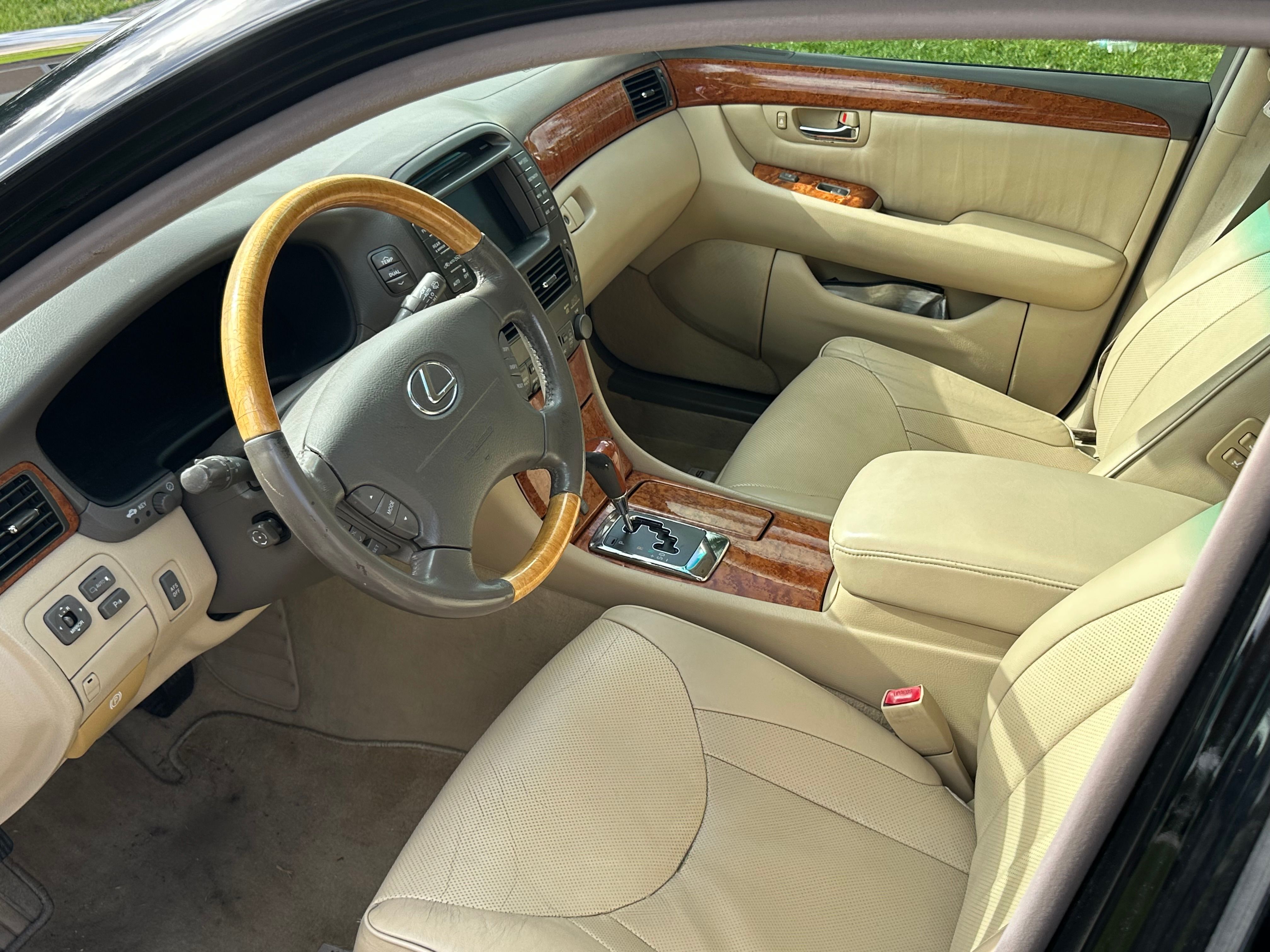 Used 2006 Lexus LS 430 w/ Modern Luxury Pkg RWD image 21