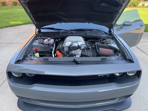Used 2023 Dodge Challenger SRT Hellcat RWD image 1