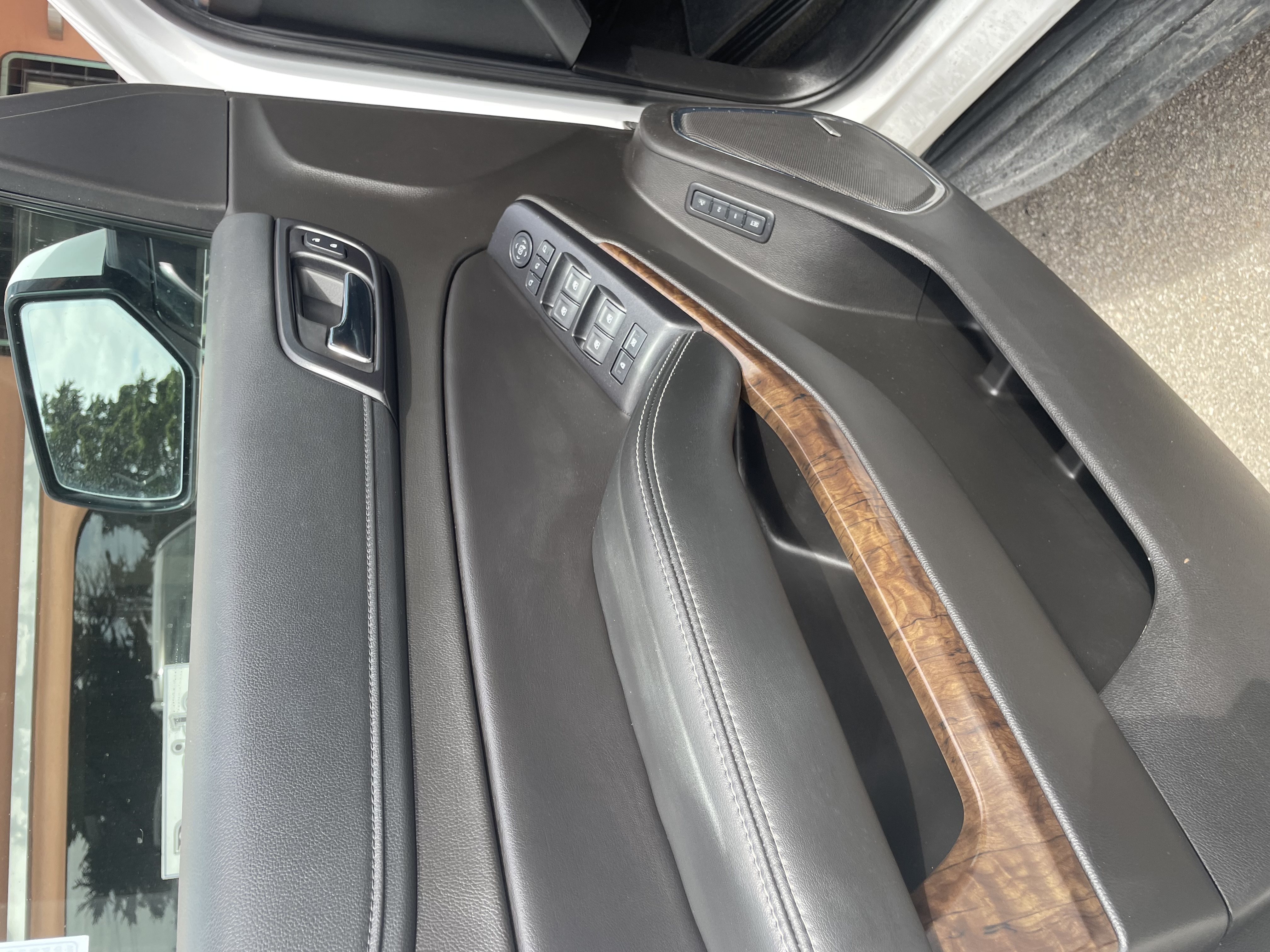 Used 2017 Chevrolet Tahoe LT AWD/4WD image 9