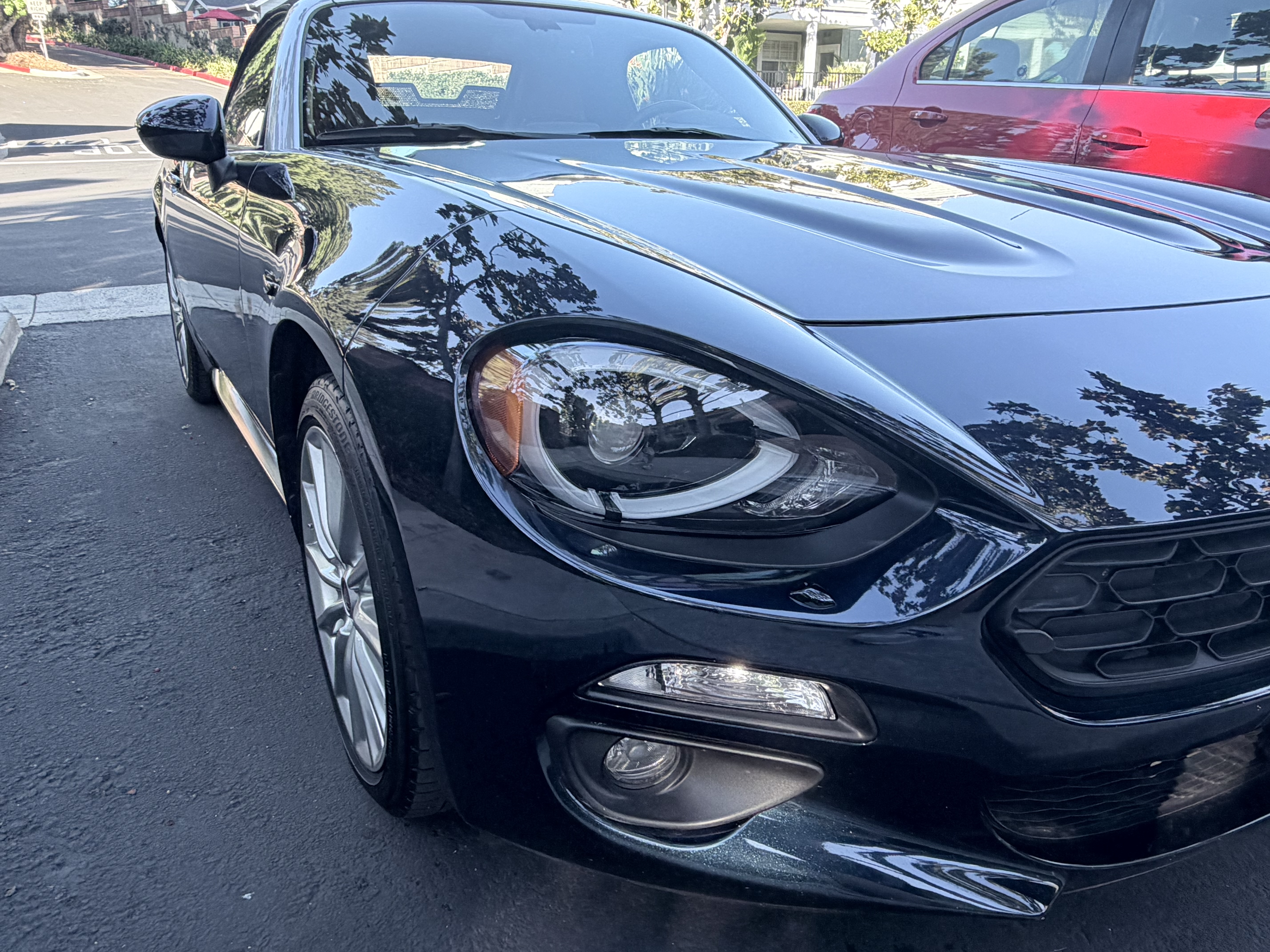 Used 2018 FIAT 124 Spider Lusso w/ Convenience Group RWD image 4
