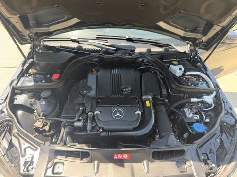 Used 2013 Mercedes-Benz C 250 Sedan image 5