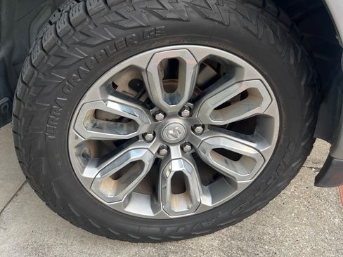 Used 2020 RAM 1500 Laramie w/ Sport Appearance Package image 17