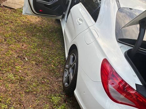Used 2014 Mercedes-Benz CLA 250 image 14