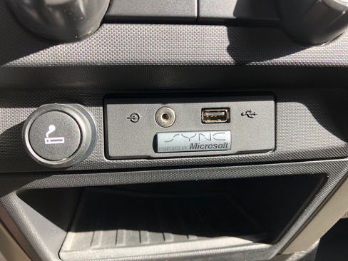 Used 2010 Ford F150 XLT image 25