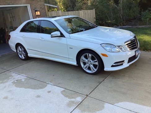 Used 2012 Mercedes-Benz E 350 4MATIC Sedan image 1