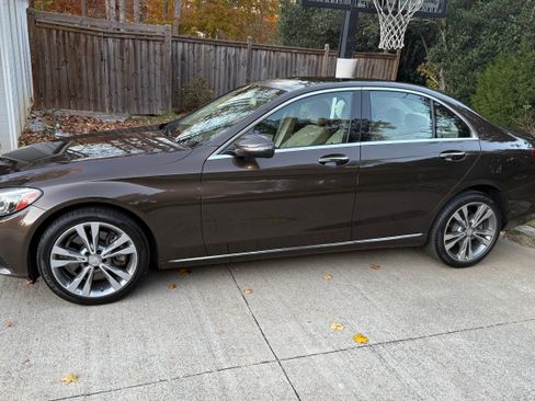 Used 2017 Mercedes-Benz C 300 Sedan image 6